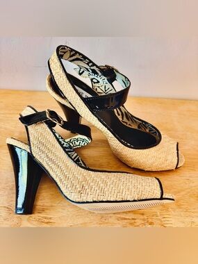 Steve Madden Wicker Black & Tan
Peep Toe Slingback Mary Jane Cone Heels Retro